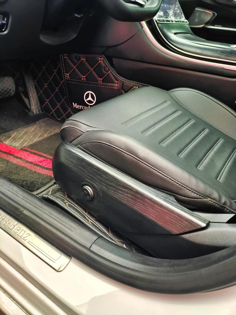 新C級(jí)木紋內(nèi)飾篇 當(dāng)優(yōu)雅質(zhì)感邂逅人間煙火