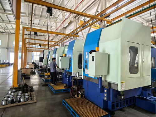 四中全會(huì)精神在基層 新泰市汽車內(nèi)飾件產(chǎn)業(yè)園區(qū)聚鏈成群，激發(fā)發(fā)展新動(dòng)能