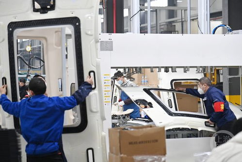 沙坪壩 橡膠制品產(chǎn)業(yè)升級(jí)，賦能智能網(wǎng)聯(lián)新能源汽車產(chǎn)業(yè)集群，加快新質(zhì)生產(chǎn)力發(fā)展